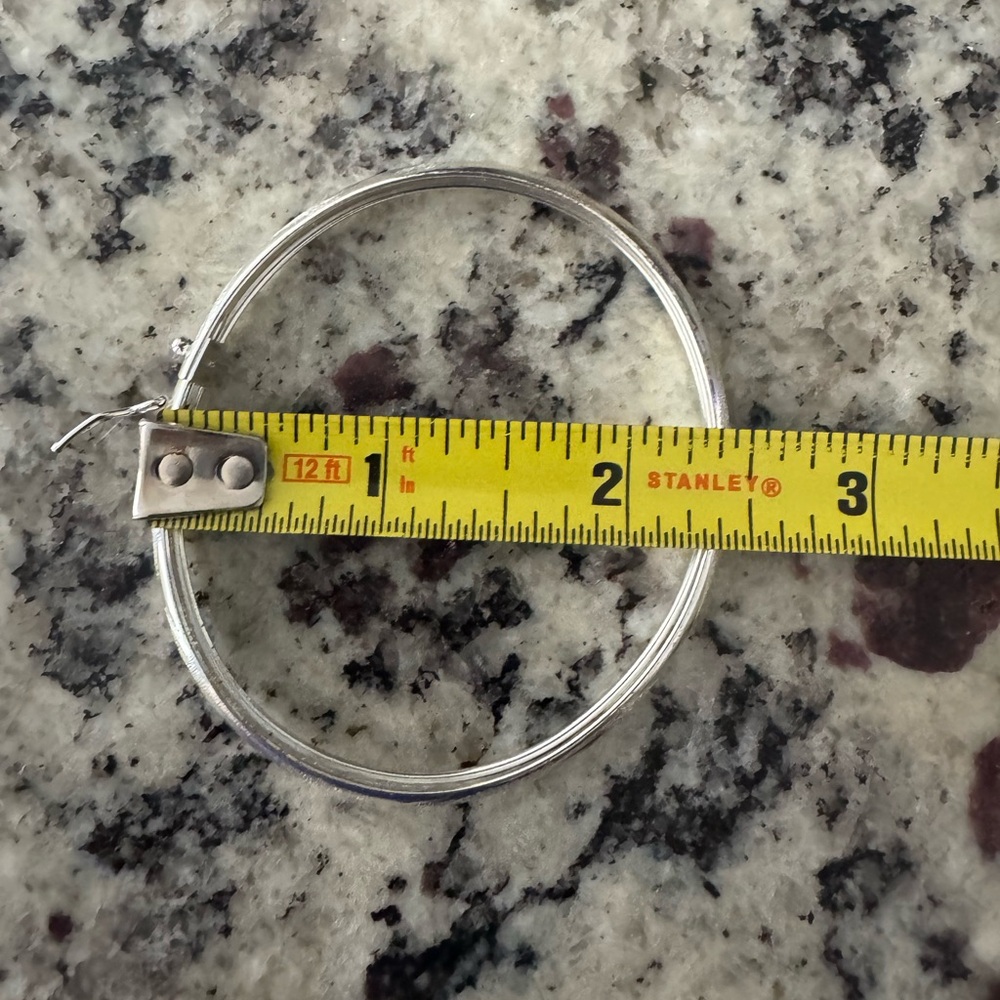 Silver bangle - Picture 9 of 11